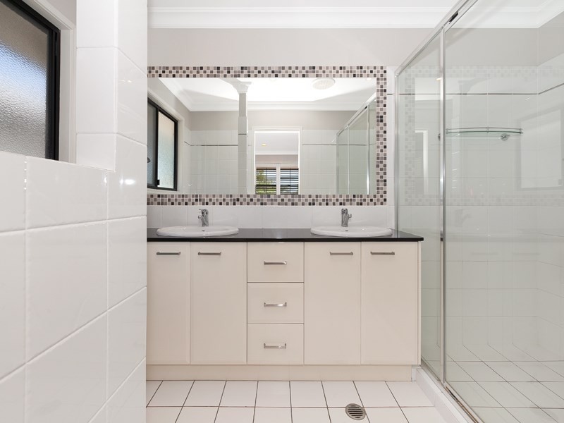 279 Verney Road East, Graceville QLD 4075