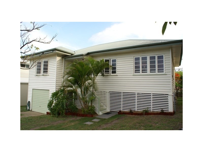 12 Annand Street, Oxley QLD 4075