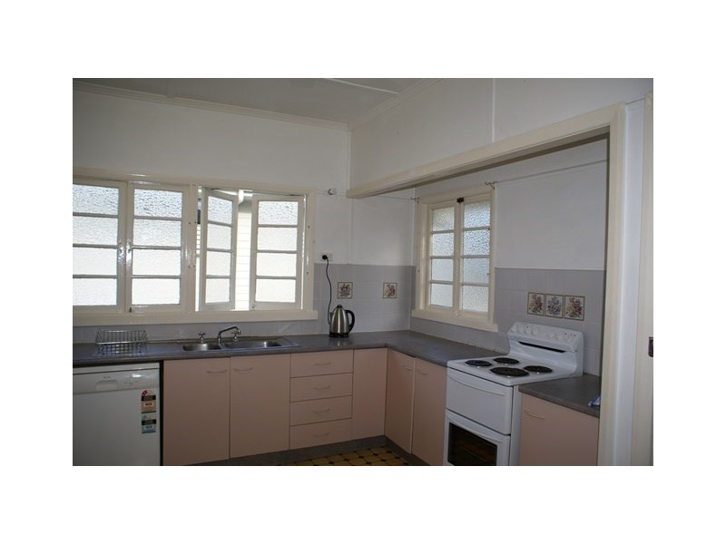 12 Annand Street, Oxley QLD 4075