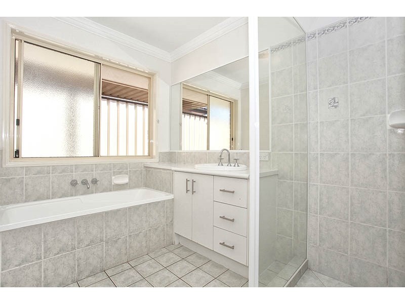 10 Oxley Place, Forest Lake QLD 4078