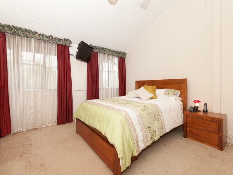 834 Oxley Road, Corinda QLD 4075