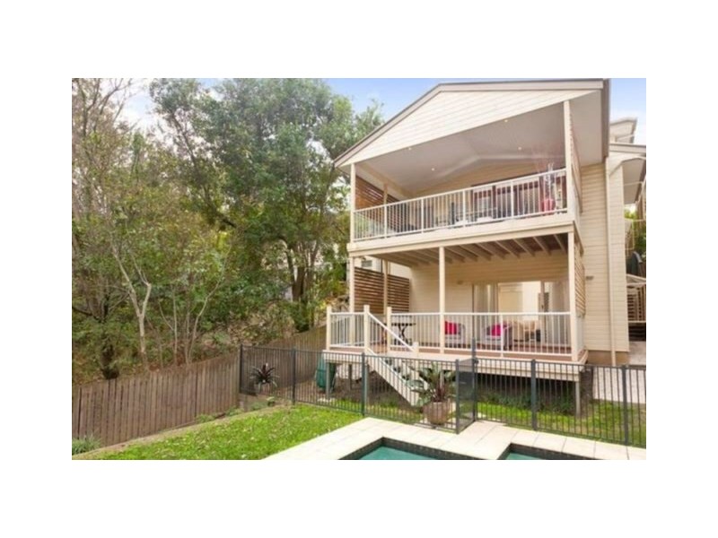 16 OXFORD Terrace, Taringa QLD 4068