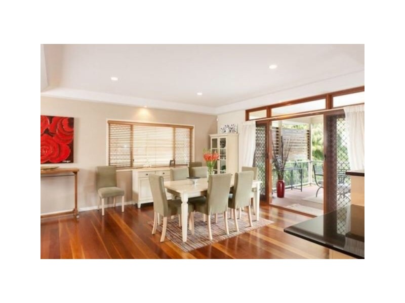 16 OXFORD Terrace, Taringa QLD 4068