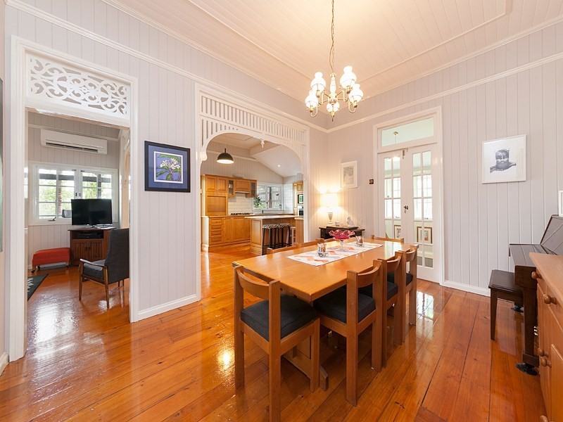 15 Wattle Avenue, Yeerongpilly QLD 4105