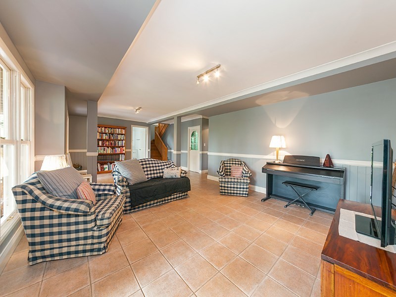 15 Wattle Avenue, Yeerongpilly QLD 4105