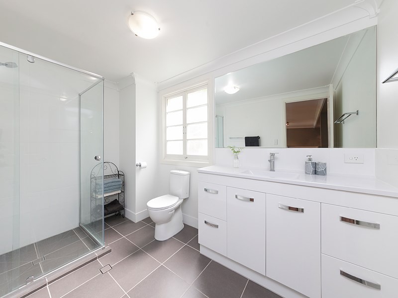 15 Wattle Avenue, Yeerongpilly QLD 4105