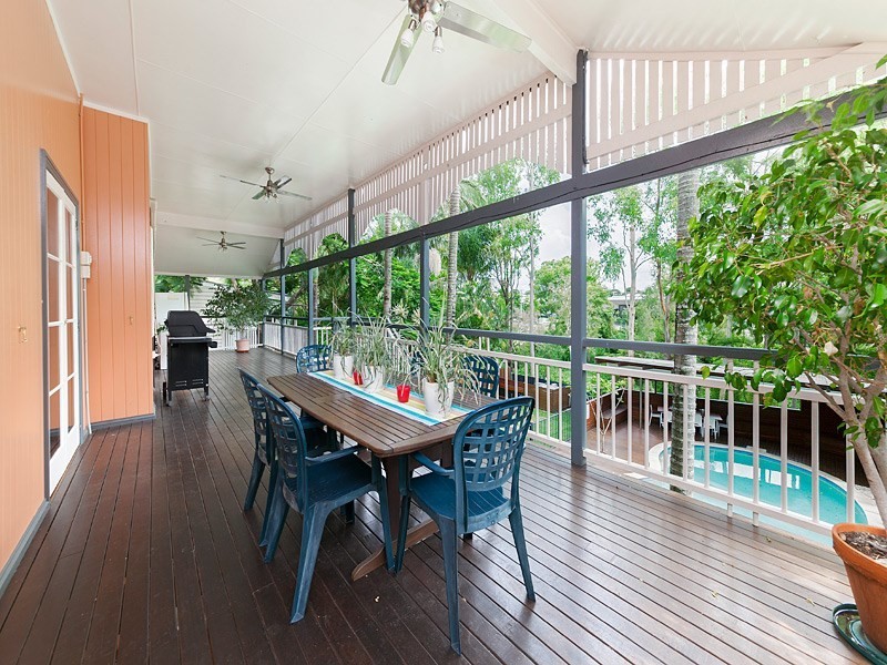 15 Wattle Avenue, Yeerongpilly QLD 4105