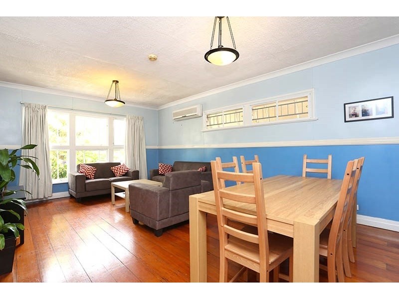 126 Strong Avenue, Graceville QLD 4075