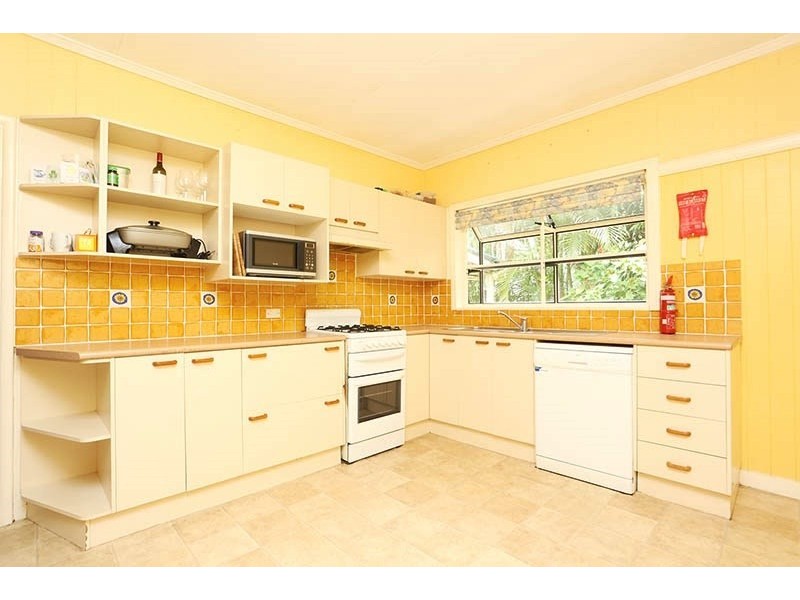 126 Strong Avenue, Graceville QLD 4075