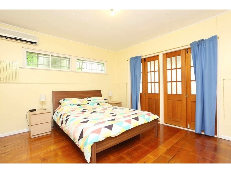 126 Strong Avenue, Graceville QLD 4075