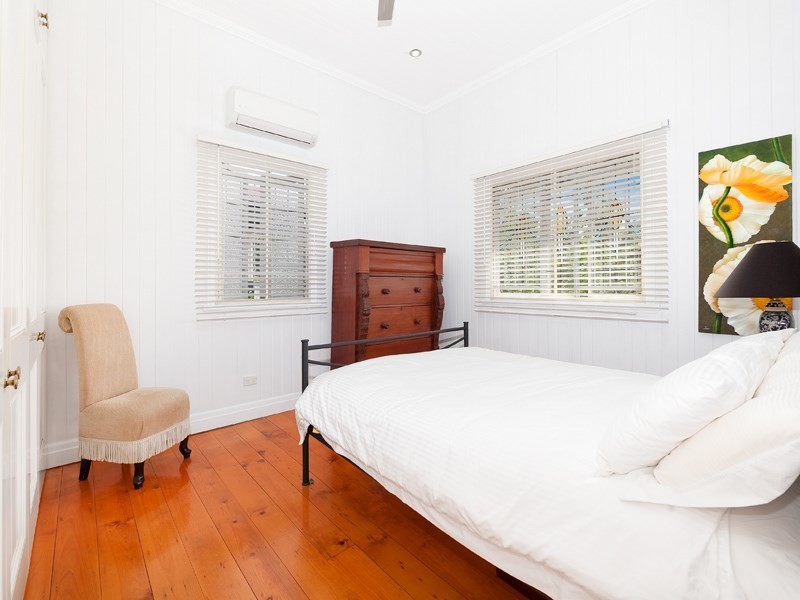 18 Chelmer Street East, Chelmer QLD 4068