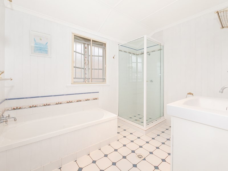 18 Chelmer Street East, Chelmer QLD 4068