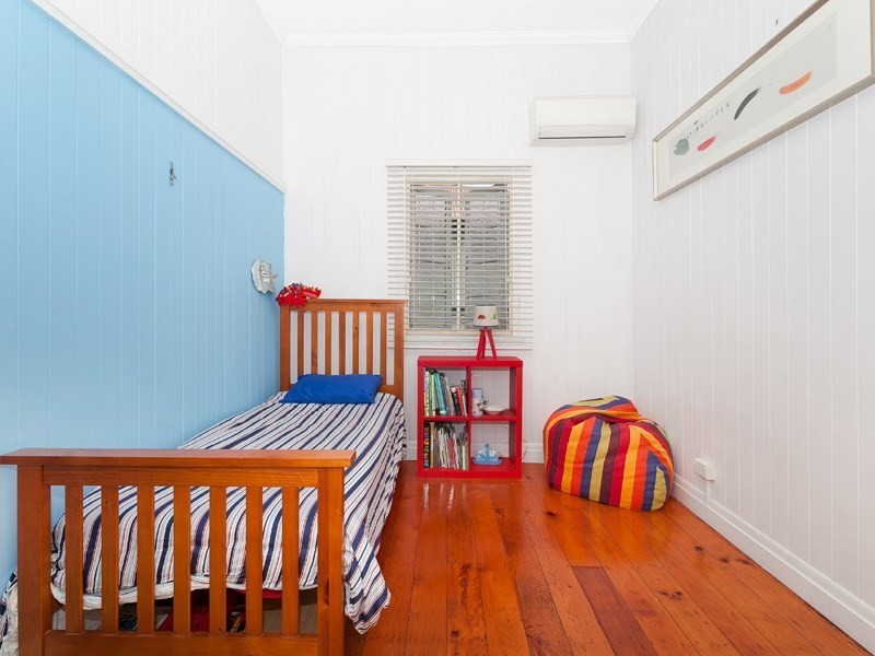 18 Chelmer Street East, Chelmer QLD 4068