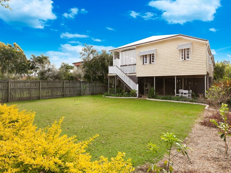 18 Chelmer Street East, Chelmer QLD 4068