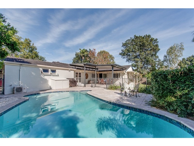 5 Delphin Street, Kenmore QLD 4069