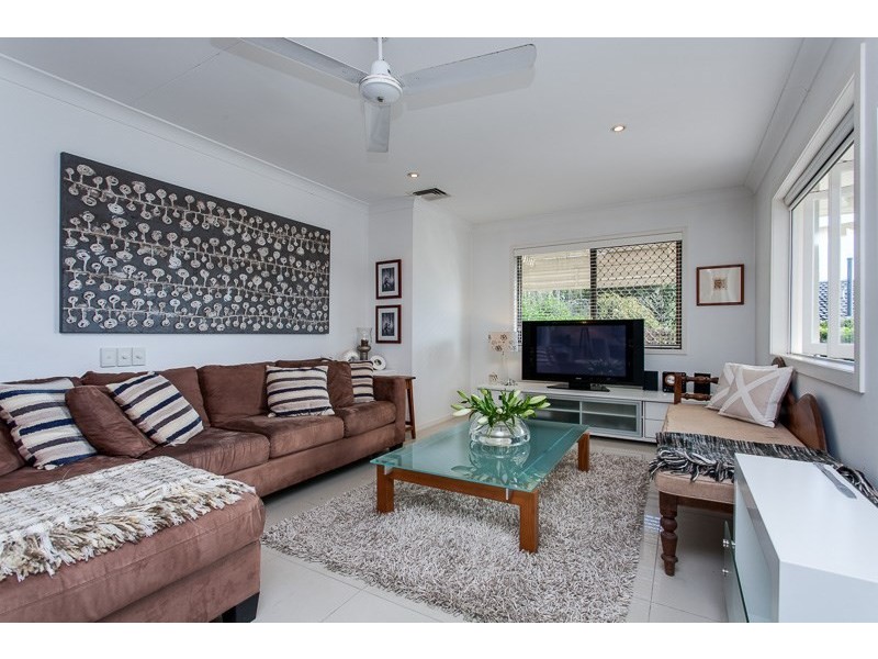 5 Delphin Street, Kenmore QLD 4069