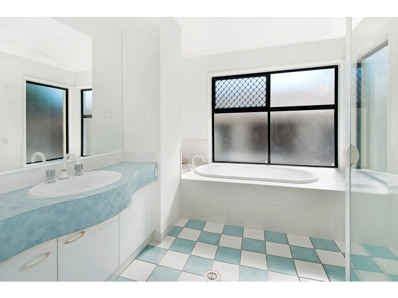 66 Robertson Street, Sherwood QLD 4075