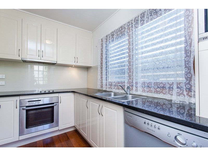 21 Carlyle Street, Seventeen Mile Rocks QLD 4073