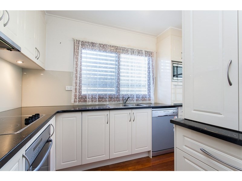 21 Carlyle Street, Seventeen Mile Rocks QLD 4073