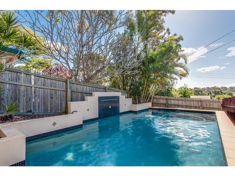 21 Carlyle Street, Seventeen Mile Rocks QLD 4073