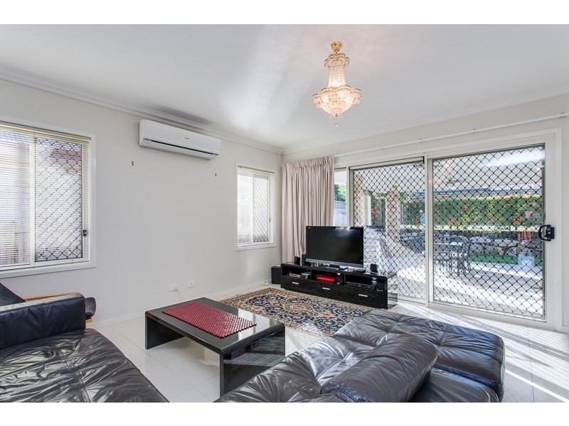 4B Prestwick Street, Oxley QLD 4075