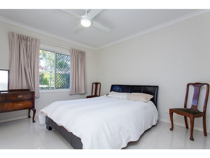 4B Prestwick Street, Oxley QLD 4075