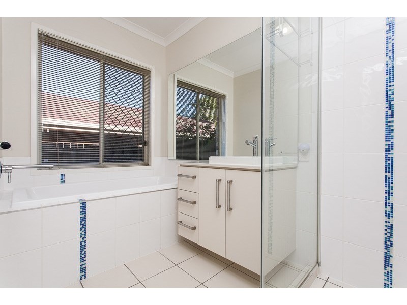 4B Prestwick Street, Oxley QLD 4075