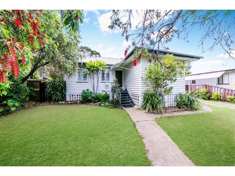 8 Calston Street, Oxley QLD 4075