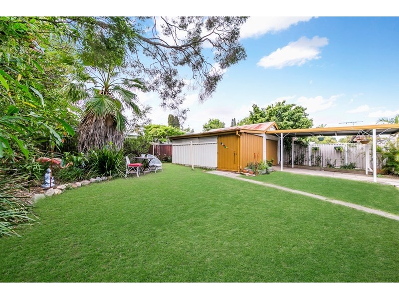 8 Calston Street, Oxley QLD 4075