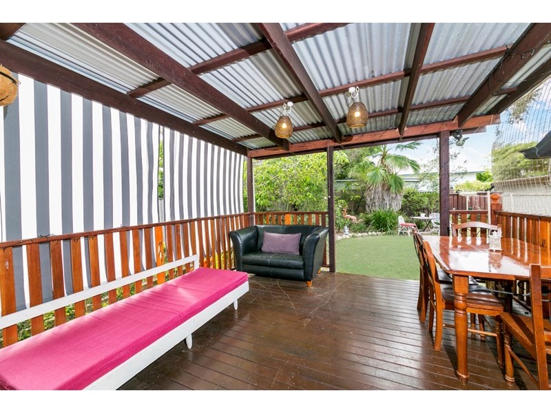 8 Calston Street, Oxley QLD 4075