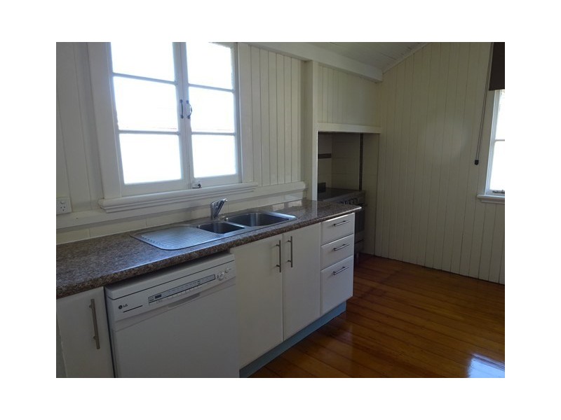 11 Lynne Grove Avenue, Corinda QLD 4075