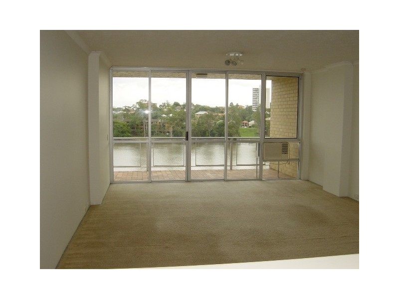 122 Macquarie Street, St Lucia QLD 4067