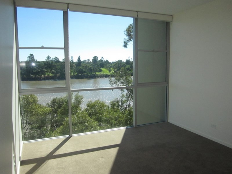 Tennyson QLD 4105