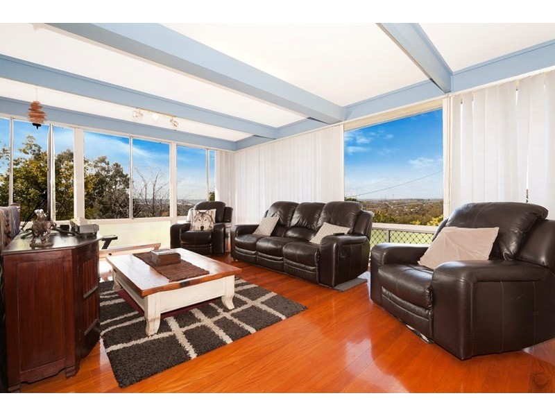 15 Patwin Street, Oxley QLD 4075