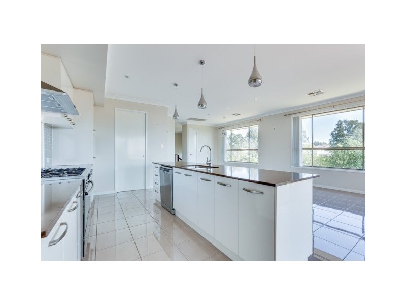 42 Finnegan Circuit, Oxley QLD 4075