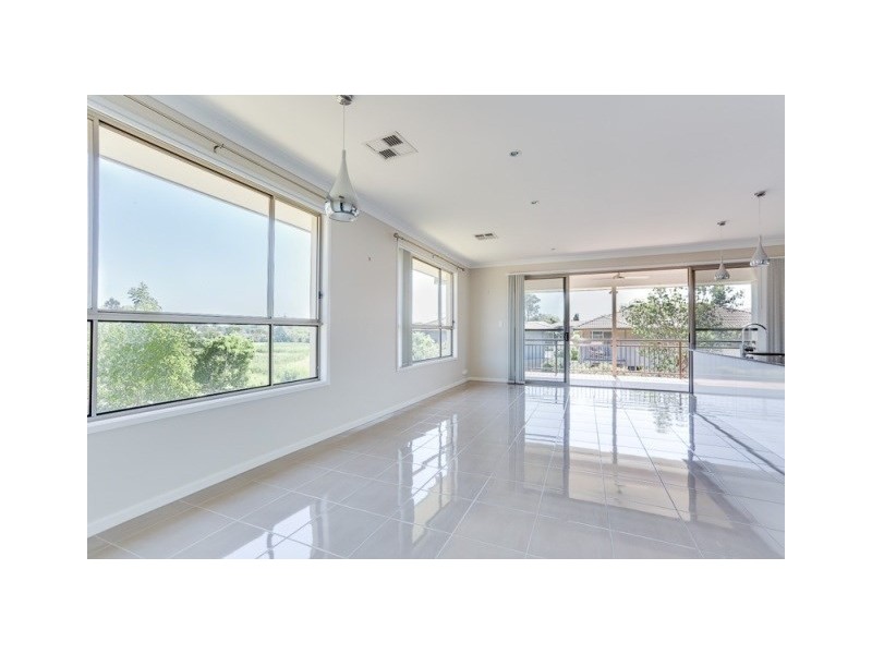 42 Finnegan Circuit, Oxley QLD 4075