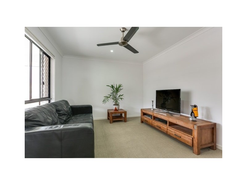 11 Pamphlett Street, Oxley QLD 4075