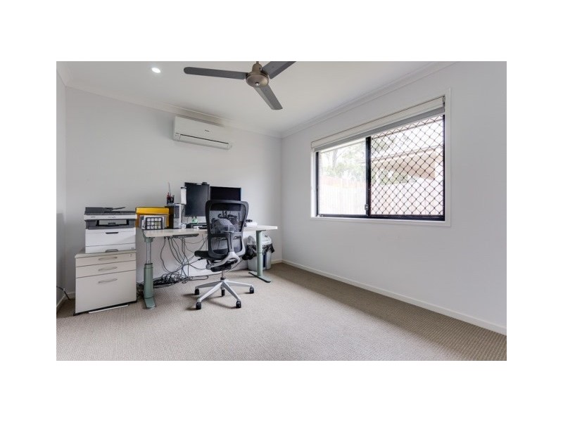 11 Pamphlett Street, Oxley QLD 4075