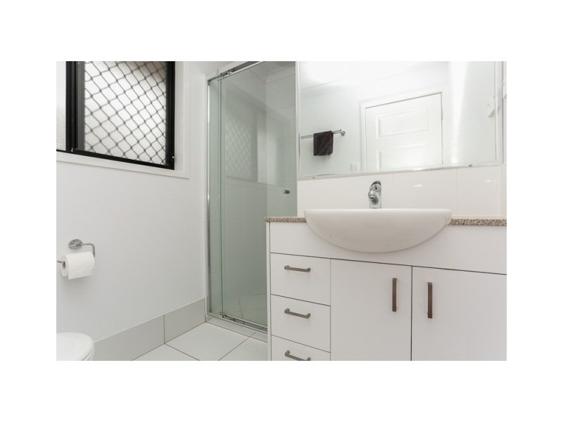 11 Pamphlett Street, Oxley QLD 4075