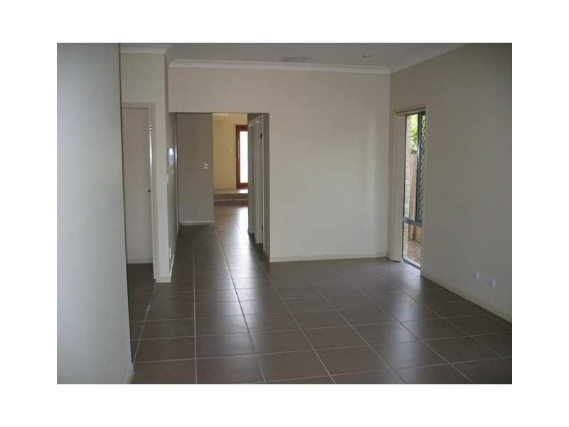 20 Camelot Street, Tennyson QLD 4105