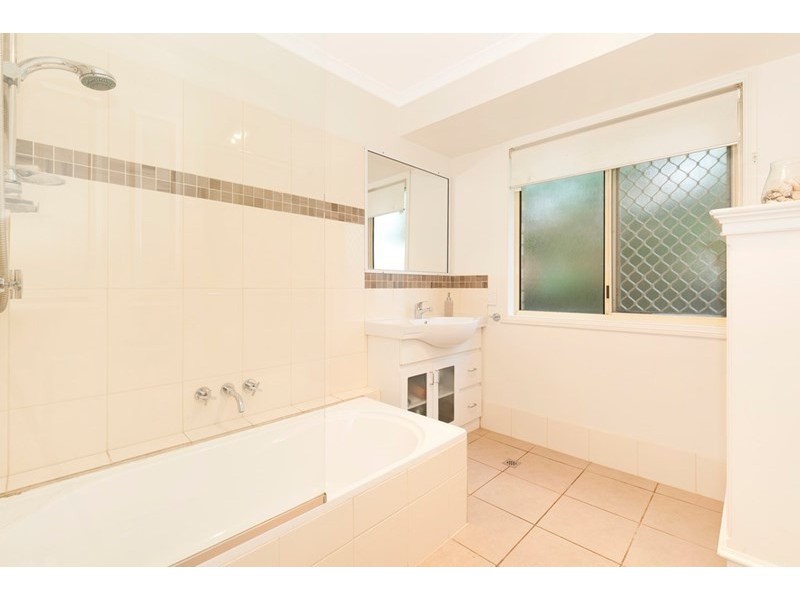 7 Gregwal Court, Oxley QLD 4075