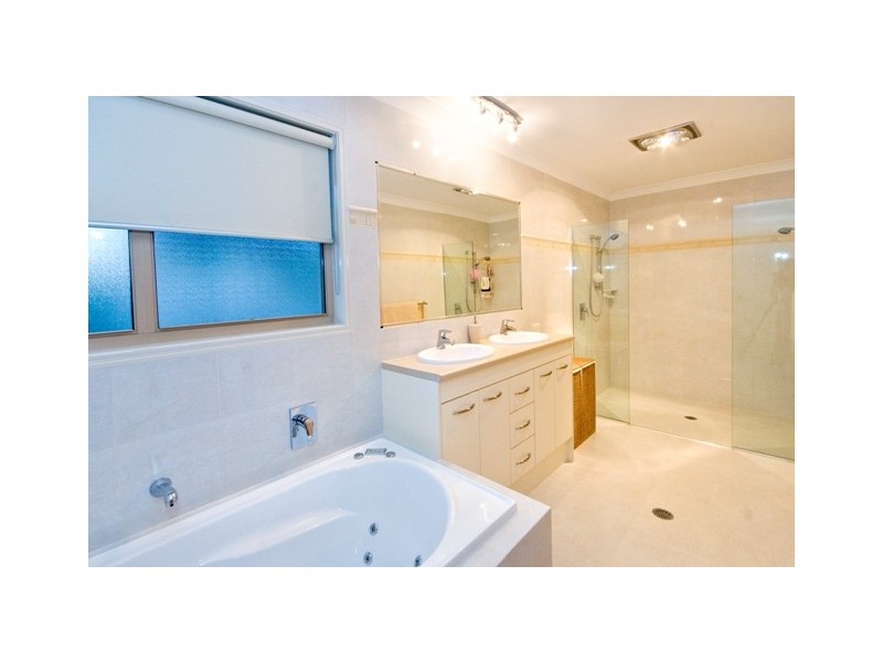 174 Appel Street, Graceville QLD 4075