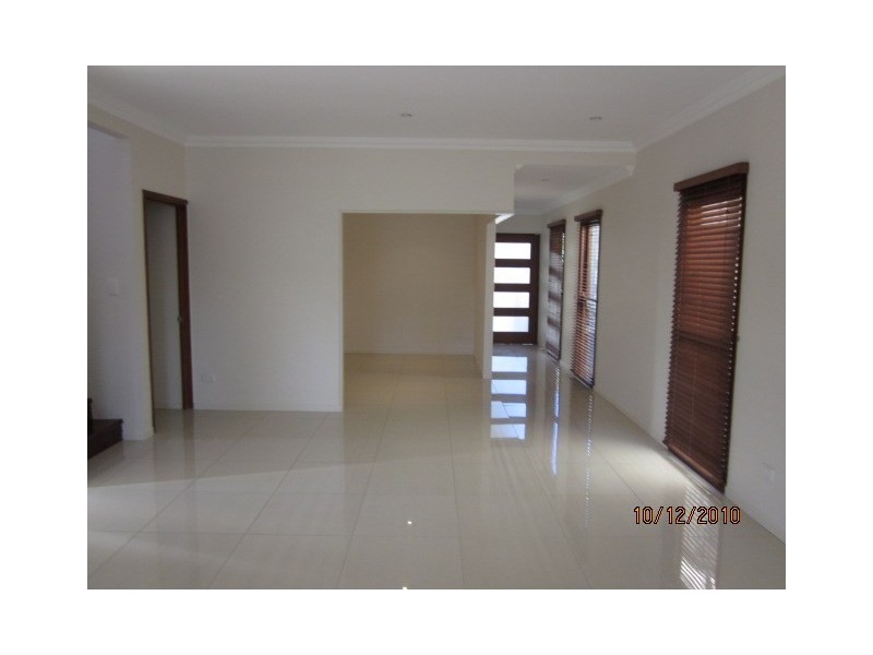 19 Graceville Avenue, Graceville QLD 4075