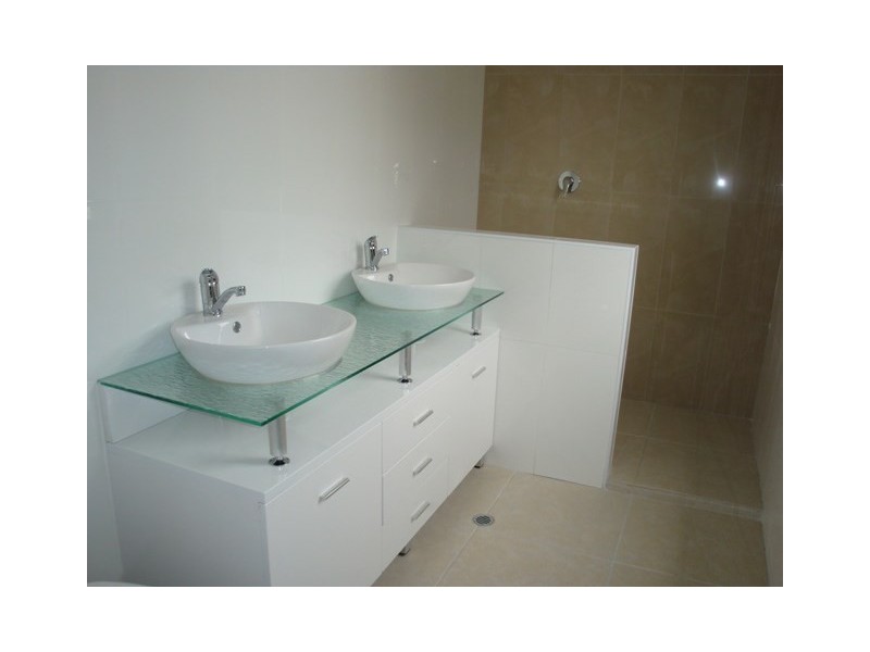 19 Graceville Avenue, Graceville QLD 4075