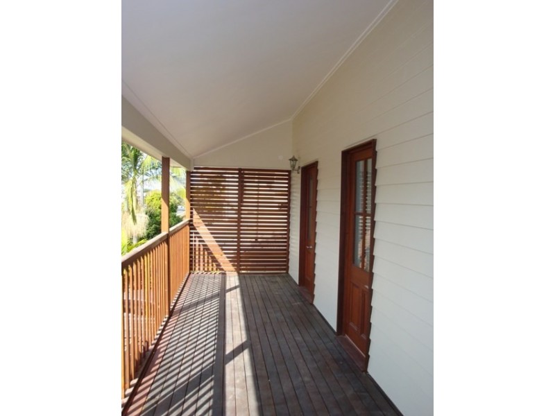 19 Graceville Avenue, Graceville QLD 4075