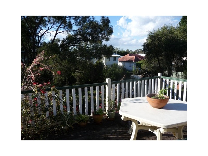 64 Graceville Avenue, Graceville QLD 4075