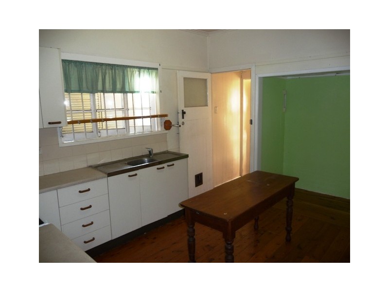 64 Graceville Avenue, Graceville QLD 4075