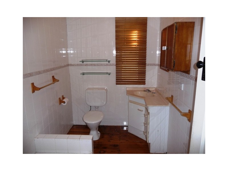 64 Graceville Avenue, Graceville QLD 4075