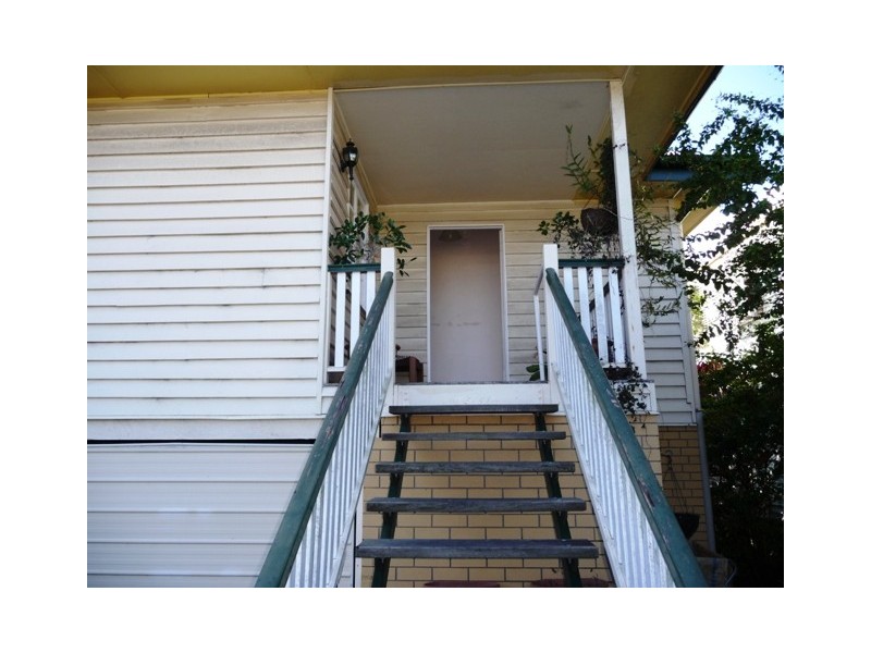 64 Graceville Avenue, Graceville QLD 4075