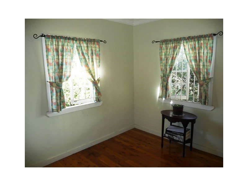 64 Graceville Avenue, Graceville QLD 4075